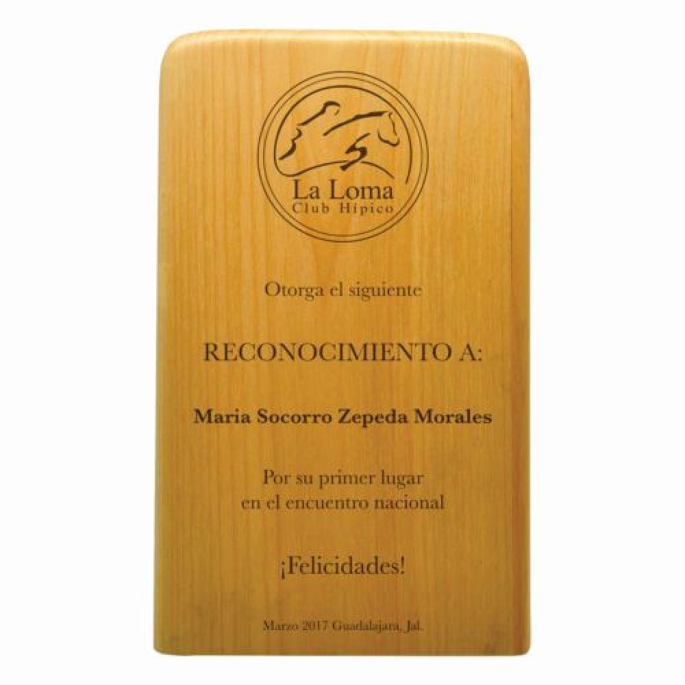RECONOCIMIENTO DE MADERA MACISO COLOR MAPLE GRABADO EN LASER MEDIDA  13.4 x 20.5 x 8.7 cm. imagen